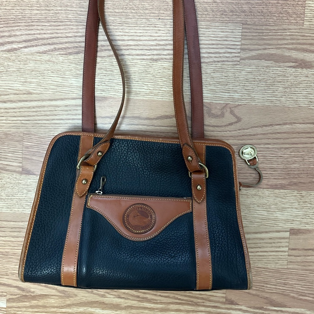 Vintage Dooney & Bourke Black and Tan Shoulder Bag